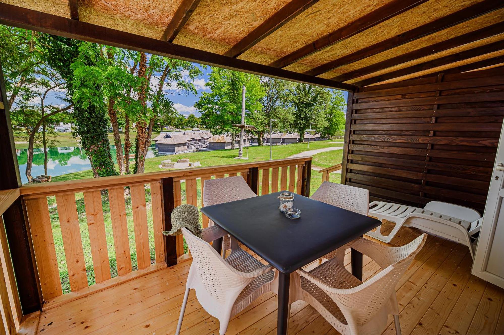 Lake View Mobile Homes With Thermal Riviera Tickets In Terme Catez Catez ob Savi Rom bilde